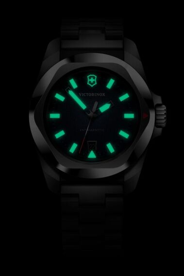 Victorinox 242031 I.N.O.X. Quartz Erkek Kol Saati - 6