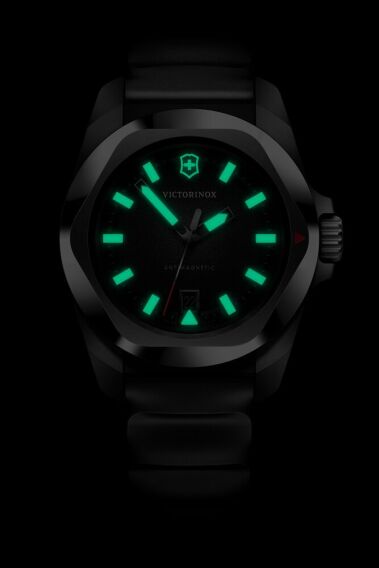 Victorinox 242028 I.N.O.X. Quartz Erkek Kol Saati - 6