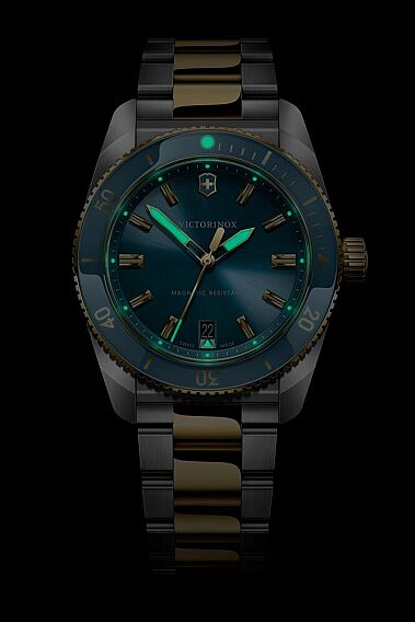 Victorinox 242103 Maverick Quartz Erkek Kol Saati - 6
