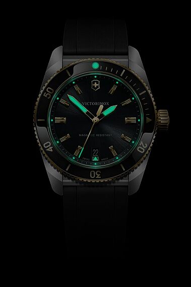 Victorinox 242099 Maverick Quartz Erkek Kol Saati - 6